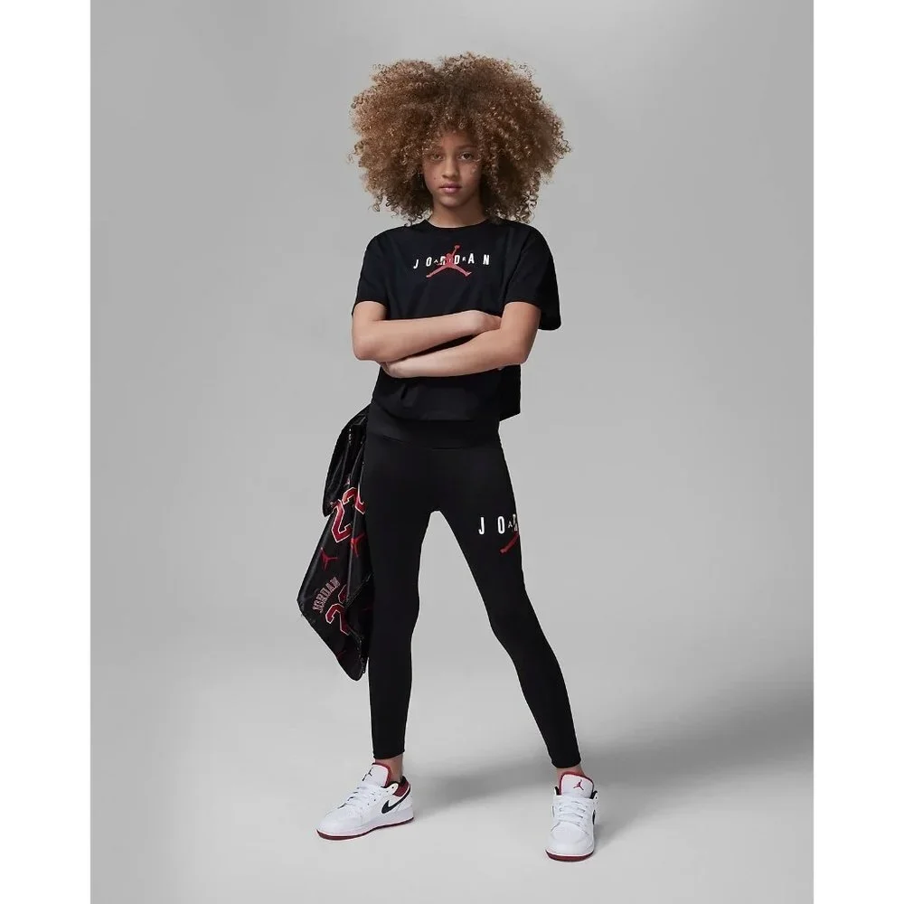NWT Jordan Big Kids' T-Shirt in‎ Black Size Medium